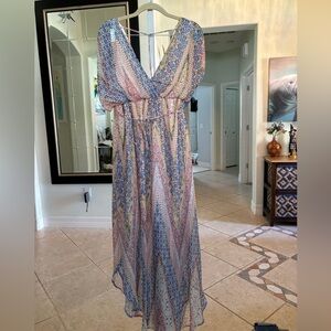 004-NWT Paper Doll Floral Maxi.  Size Large